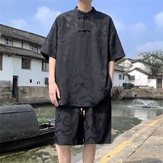 黑色