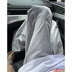 浅灰色