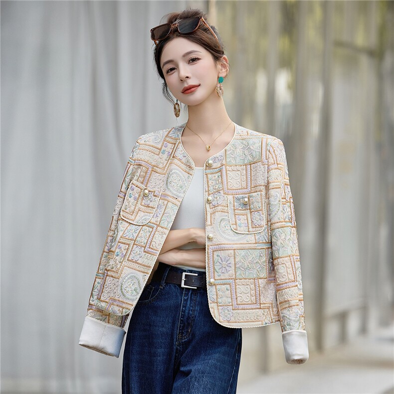 新中式重工刺绣短外套女2026春秋新款小香风亮片宽松汉服上衣,女装短外套,众宇琦