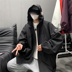 电商DSA028-JK2402P75100聚酯新款潮流防水连帽冲锋衣夹克男，男装夹克，电商A028