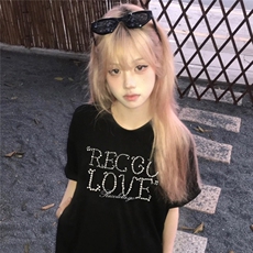 黑色