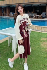 酒红色蝴蝶印花连帽卫衣裙女秋季2025新款慵懒风宽松减龄连衣裙，女装卫衣/绒衫，2C028