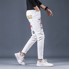 2021新款白色潮款刺绣弹力牛仔裤男微垮小脚裤QT6027-9200，男装牛仔裤，电商D218