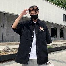 黑色