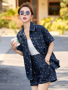 休闲复古印花牛仔套装女2025夏季新款短袖衬衫洋气减龄短裤两件套图片