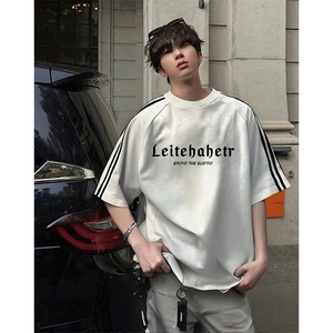 抖音得物高品质二开240克宽松纯棉美式潮牌三条杠织带短袖T恤图片