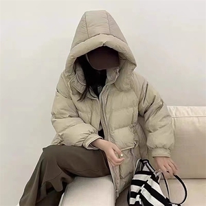 2024年冬季新款保暖90白鸭绒牛角扣短款羽绒服图片