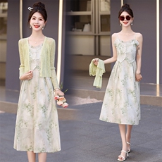 法式温柔碎花连衣裙套装女2025春夏新款时尚防晒开衫吊带裙两件套，女装连衣裙，意芙