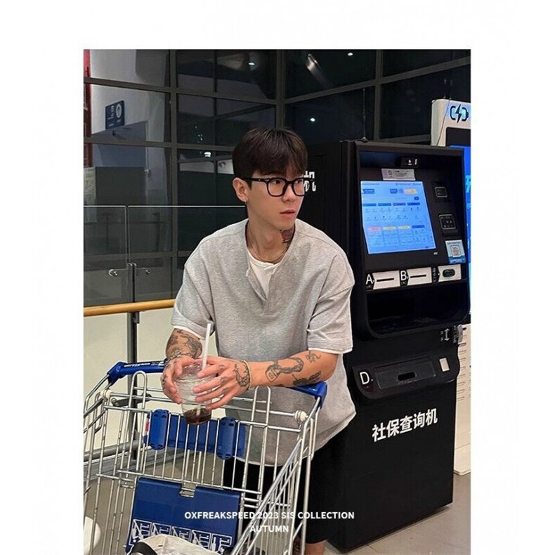 网图假两件灰色v领t恤男夏季设计感短袖美式潮牌半袖7067-P40,男装T恤,星座1001-1