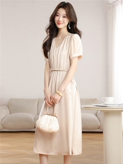 2026夏季新款V领醋酸缎面连衣裙女收腰显瘦气质开叉中长款温柔，女装连衣裙，艾米