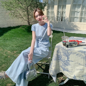 蓝色又酷又飒牛仔套装2025新款女夏流行爆款收腰上衣阔腿裤两件套图片