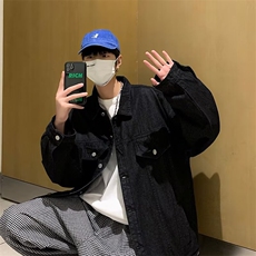 黑色