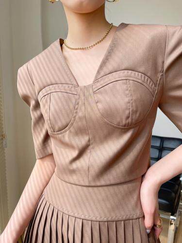 现货～夏季新款宽肩撞色线百褶裙套装，女装职业装，LION&CAT(2F)