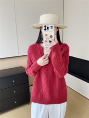 2025年秋季长袖时尚绞花V领羊绒毛衣，女装羊绒衫，米哆哆羊绒