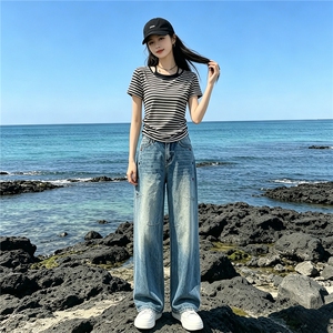 洋气时髦休闲时尚套装女夏新款圆领条纹短袖上衣直筒牛仔裤两件套图片