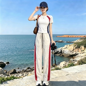 潮流时尚休闲运动套装女夏季新款显瘦竖纹圆领短袖上衣长裤两件套图片