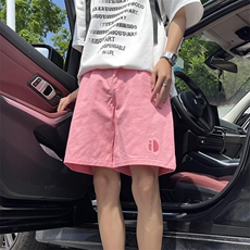 粉红色