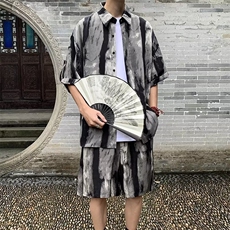 灰色