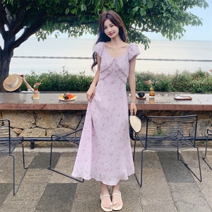 粉紫色碎花连衣裙女夏2025新款度假风少女感温柔风爆款减龄长裙图片
