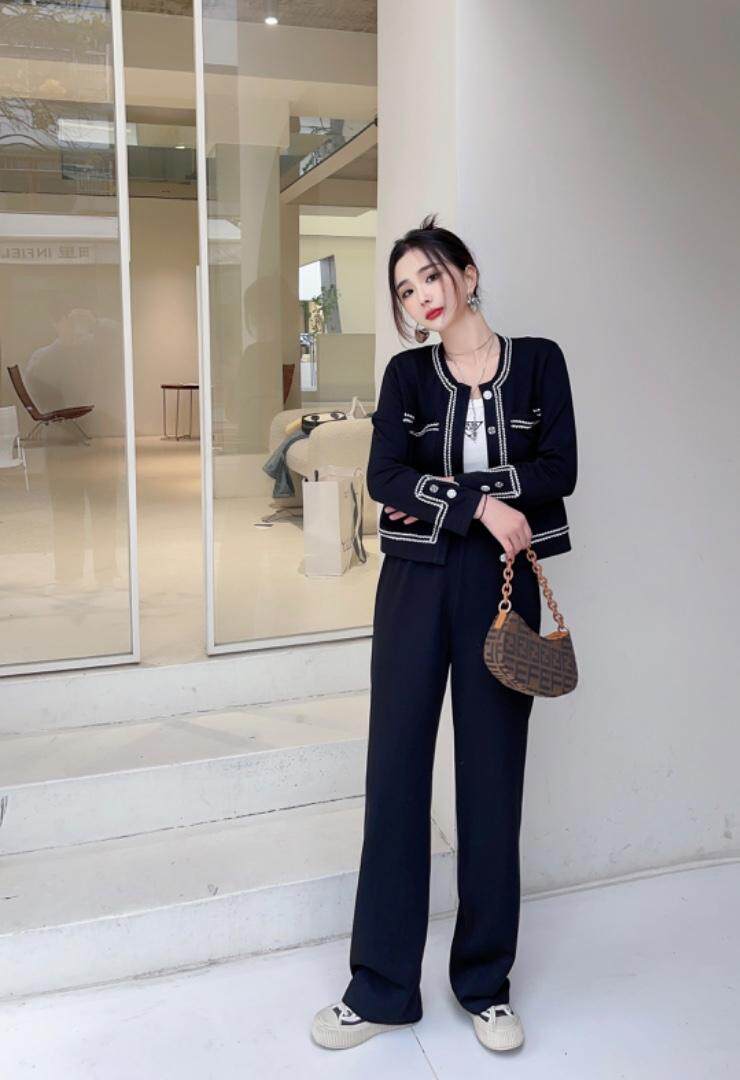 2023年小香套裙，其它，贻思茗