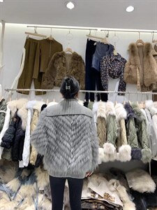 冬季新款车条皮草拼毛衣外套图片