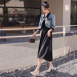 今年流行牛仔套装女2025夏季新款高级感洋气减龄背心连衣裙两件套图片