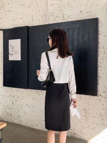 新款白衬衣搭配黑色包裙，女装，M&G