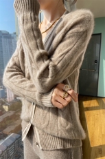 V领扭花100%纯羊毛开衫女秋冬新款拼色针织衫毛衣宽松羊绒衫外套，女装羊毛衫，秋双羊绒