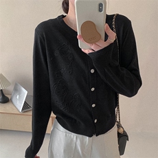 黑色