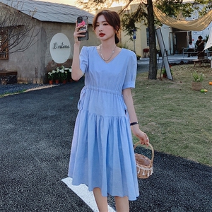 （现货）收腰泡泡袖连衣裙女2024年夏季新款时尚气质法式V领裙子图片