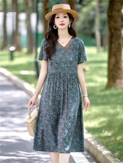 复古印花连衣裙女2025夏季新款V领气质宽松遮肚显瘦休闲碎花裙子，女装连衣裙，木橙西子