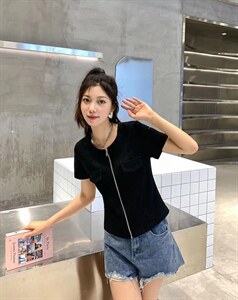 夏季新款轻奢风简约打底衫图片