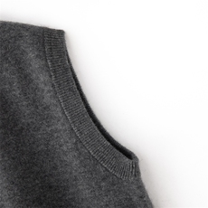 2025年秋季新款百搭女士凌型提花圆领无袖马甲，女装羊绒衫，窄众羊绒