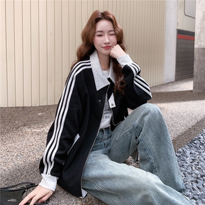 美式复古黑色短款棒球服外套女春秋新款超火好看小众高级夹克上衣图片