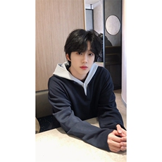 藏青色