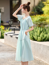 时尚泡泡袖设计甜美法式长裙2025夏季新款设计款串珠收腰连衣裙女，女装连衣裙，贵人树