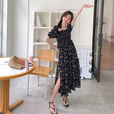 法式温柔风碎花连衣裙女2025新款夏季优雅开叉设计收腰显瘦小黑裙，女装连衣裙，浙宝203