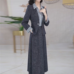 梦晚时尚西服套装裙女秋装2025新款显瘦干练条纹拼接连衣裙两件套