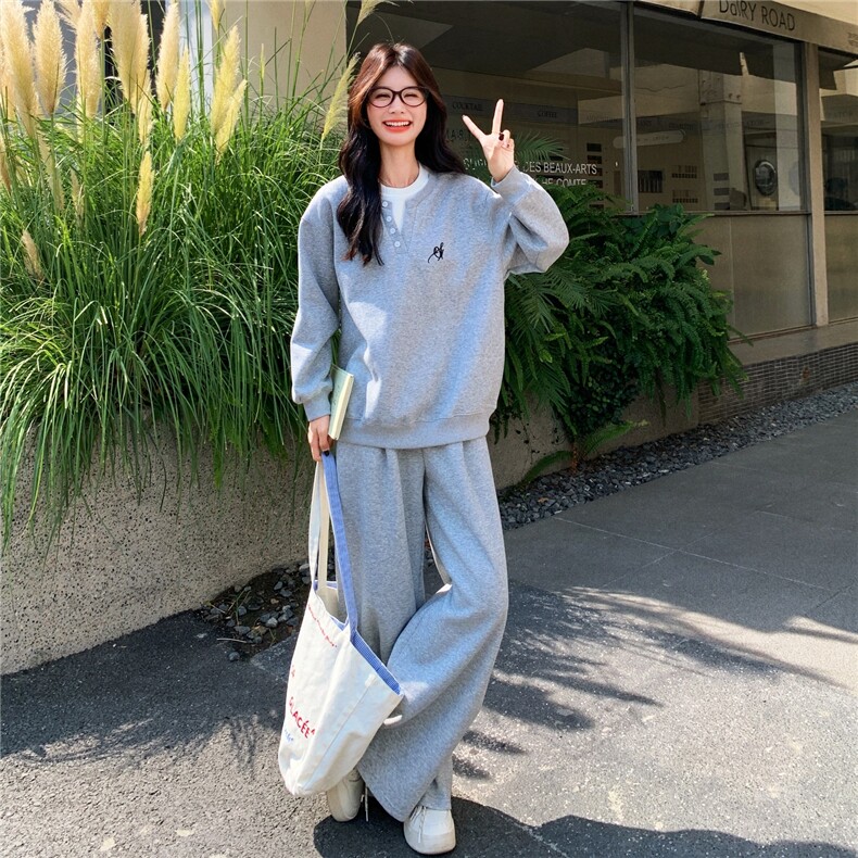 条纹披肩减龄灰色卫衣阔腿裤套装女春秋松弛感两件套爆款流行超火,女装套装/套裙,2D145