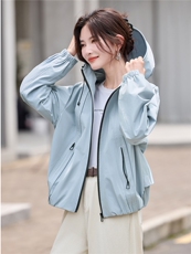 短款风衣外套女春秋2025新款洋气高级感时尚休闲大码百搭连帽上衣，女装短外套，丽影随形