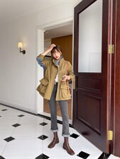 PANDLI经典的竖领领口融入拼接牛仔元素‘使得单一色调显得，其它，潘大利