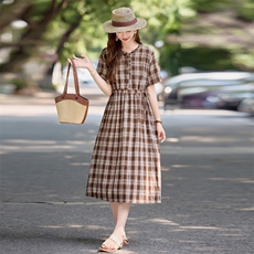 时尚收腰格子气质连衣裙女2025夏装新款妈妈大码洋气休闲棉麻裙子，女装大码女装，依万里