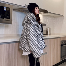 千鸟格羽绒服女装短款2023年新款女装冬季加厚宽松爱心面包服外套，女装羽绒服，辉之琳