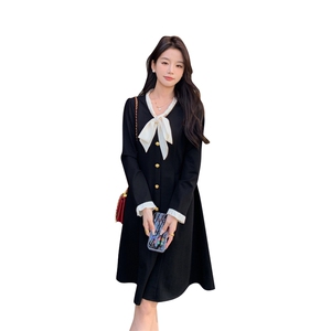 2024春款时尚潮流女装连衣裙 甜美蝴蝶结设计 显瘦修身长袖裙装图片