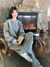 韩系慵懒休闲风格纹拼接卫衣套装女2026春季阔腿裤时尚减龄两件套，女装套装/套裙，艾米莉亚