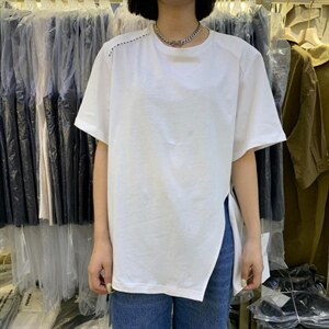 现货，黑白两个色，其它，丰衣主色