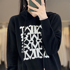 M家连帽卫衣美丽诺羊毛针织衫洋气减龄女秋冬长袖套头字母提花，女装羊毛衫，羊秋羊绒