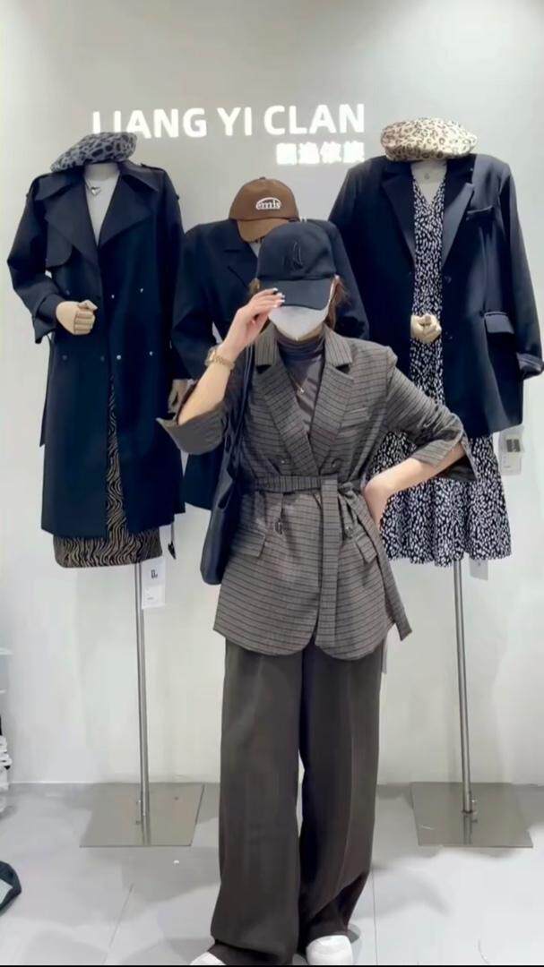 秋季新款格子西装，女装西装，靓逸依族R