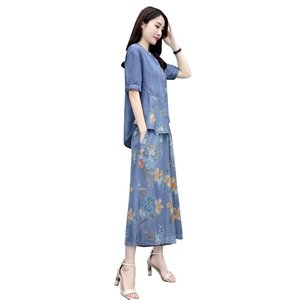 天丝牛仔套装夏季薄款宽松胖MM大码女装洋气中年妈妈装裙裤两件套图片