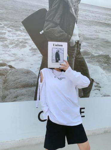 长袖、漏肩T～黑，白两色～均码，女装，LOVELS